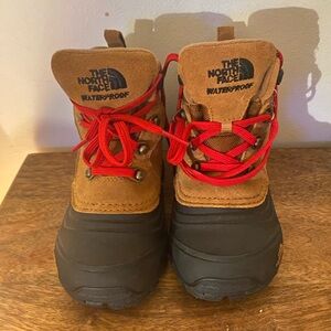 NEVER WORN! The North Face Kids Boots - Brown and Red